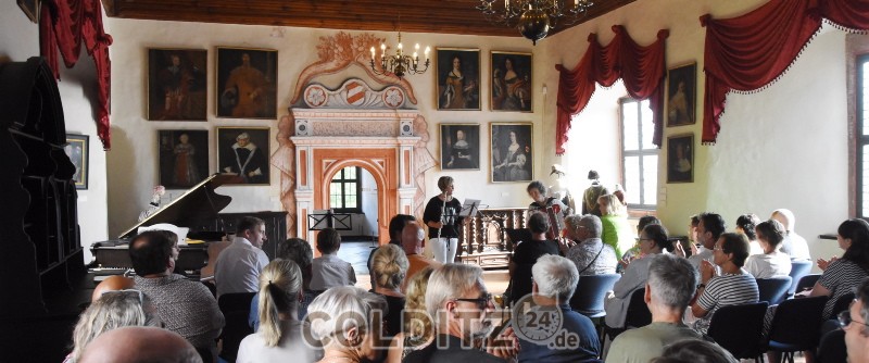 Feierlicher Rahmen zur Ausstellungseröffnung